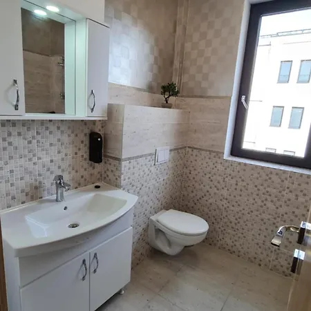 Jafar 8 - 1Br Apartment With Balcony & Workspace Apartament *