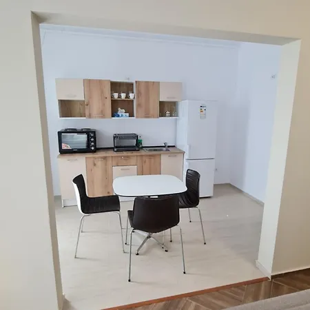 Jafar 8 - 1Br Apartment With Balcony & Workspace Apartament
