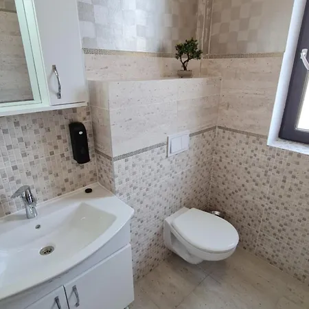 Apartament Jafar 8 - 1Br Apartment With Balcony & Workspace *