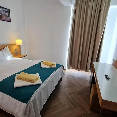 Jafar 8 - 1Br Apartment With Balcony & Workspace Apartament