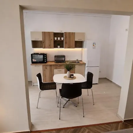 Jafar 8 - 1br With Balcony & Workspace